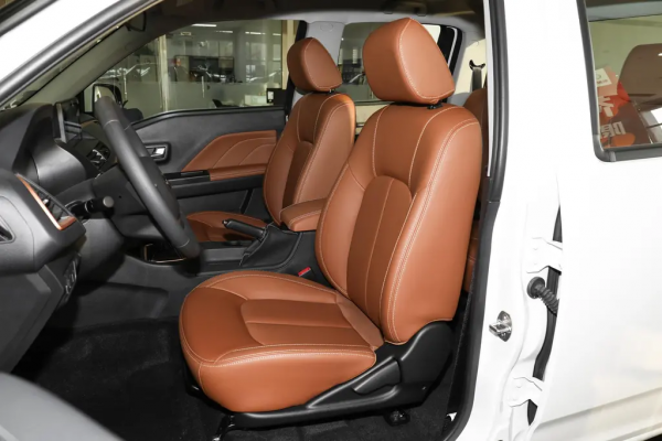 售價不足10萬，長城皮卡風駿7超值版和精英版，誰更值得擁有