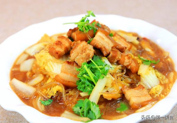 吃不夠的豬肉白菜燉粉條,試試廚師長這個做法,肉片鮮嫩入味 吃不夠的豬肉白菜燉粉條,試試廚師長這個做法,肉片鮮嫩入味