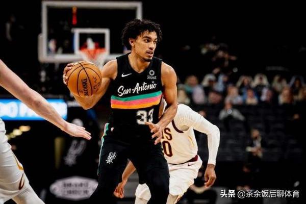 可喜可賀！勇士雄鹿尼克斯完成三人交易簽約，庫裡迎來得力幫手