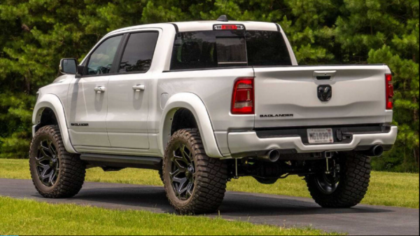 Ram Badlander旨在征服堅固奢華的任何地形 輸出功率高達395馬力