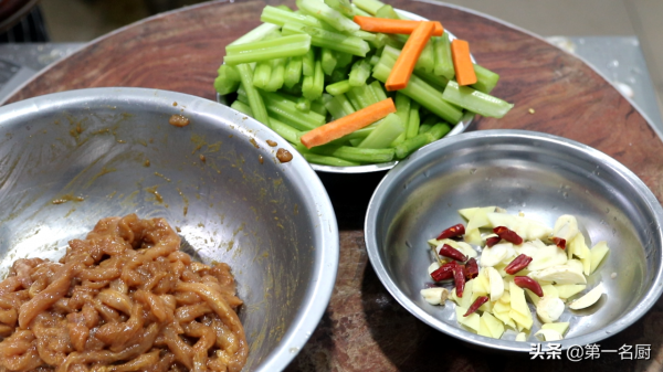 最適合冬天吃的8道家常肉菜,熱騰騰的端上桌,營養又解饞 最適合冬天吃的8道家常肉菜,熱騰騰的端上桌,營養又解饞