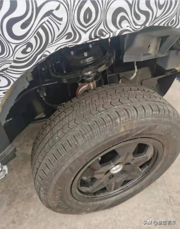 底盤高畫質圖曝光，比亞迪硬派SUV平臺數據採集車再曝，果然是插混