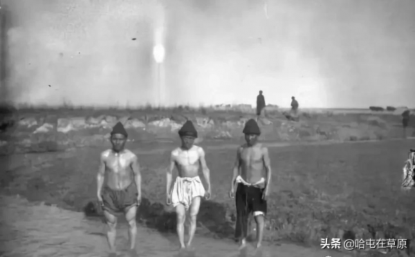 芬蘭元帥曼納海姆1906-1908年拍攝的新疆蒙古人