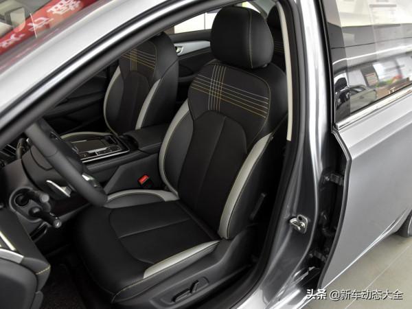 大空間A+級家轎,5.9L低油耗配高配置,還有低價,實拍榮威i6 MAX 大空間A+級家轎,5.9L低油耗配高配置,還有低價,實拍榮威i6 MAX