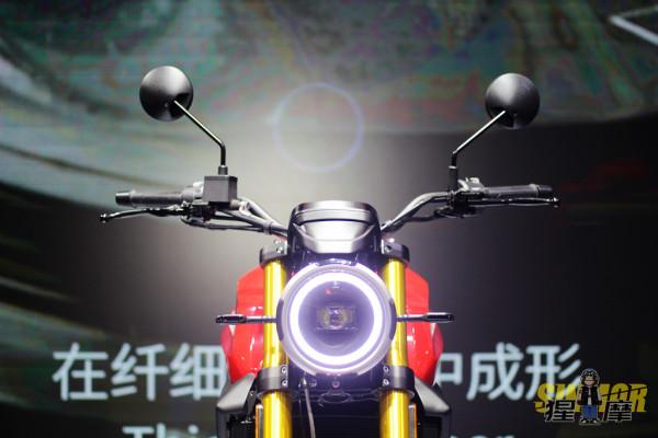 重慶摩博會 莫里尼Seiemmezzo 6½展出 一臺復古風格的現代街車