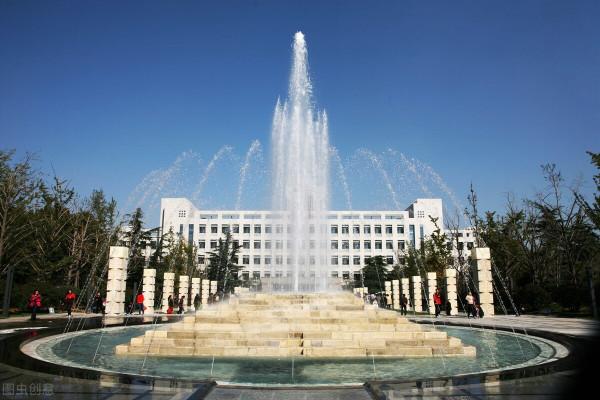 以省(自治區或直轄市)級行政區的名字命名的大學