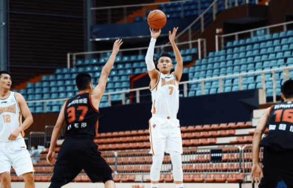 江蘇險勝山西!雙核穩健,全隊氣質+崔曉龍成驚喜,張寧該重用 江蘇險勝山西!雙核穩健,全隊氣質+崔曉龍成驚喜,張寧該重用