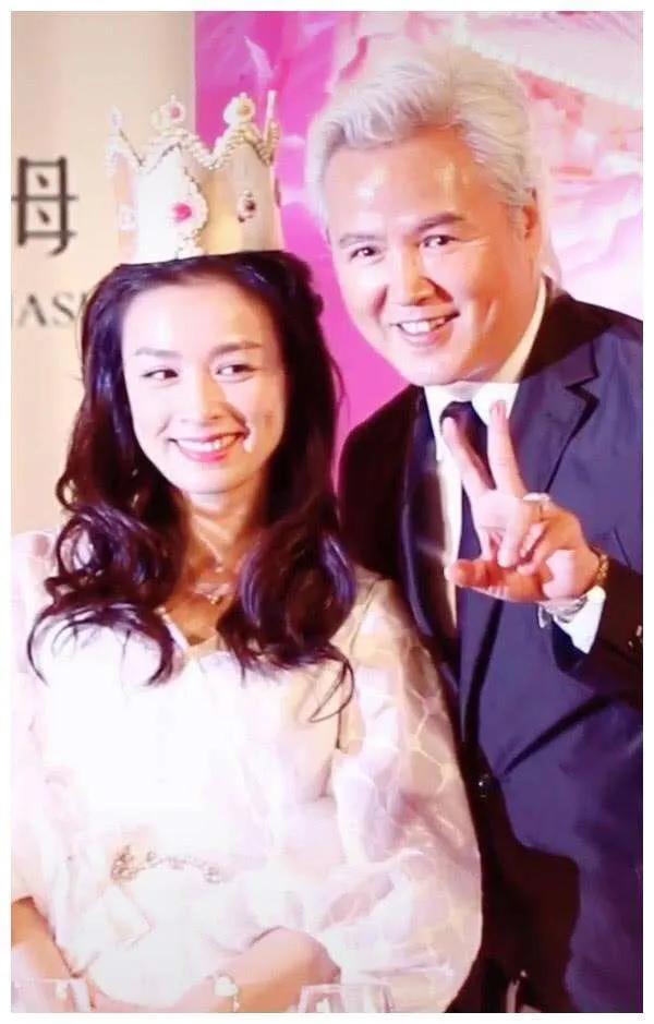 前代理商爆張庭夫婦化妝品成本僅僅四元，直播帶貨到底有多賺錢