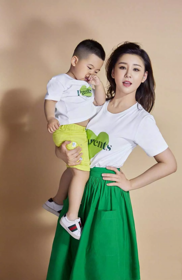 不拍吻戲的女明星李小萌：靈動可愛，溫婉大方（一張是夫妻合影）