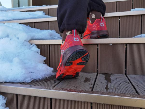 體驗跑步的樂趣-R2雲跑緩減震馬拉松長跑網面運動鞋 體驗跑步的樂趣-R2雲跑緩減震馬拉松長跑網面運動鞋