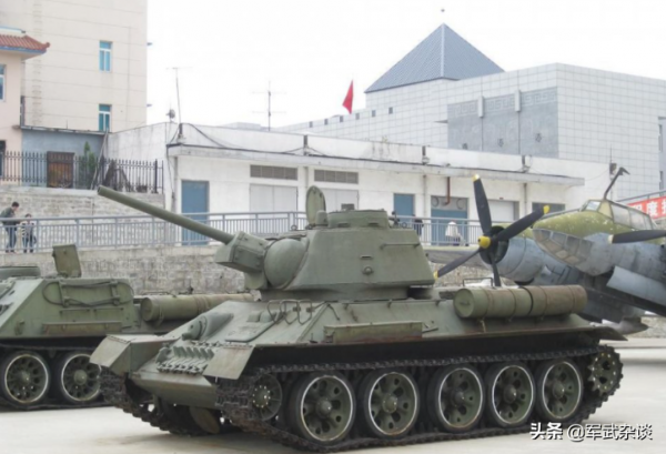 幸好中國拿到T-54A，不然&OpenCurlyDoubleQuote;魔改T-34&rdquo;，就取代59D成&OpenCurlyDoubleQuote;拜年神器&rdquo;