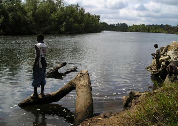 赤道幾內亞：一半天堂一半地獄