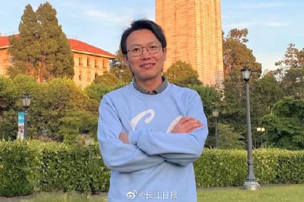 28歲小夥當上武大博導,闖蕩“奈米江湖” 28歲小夥當上武大博導,闖蕩“奈米江湖”