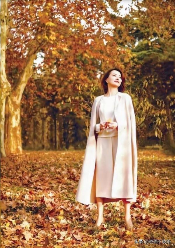 真正見過世面的女人,秋冬很少會穿打底褲,看陳數董卿就知道了 真正見過世面的女人,秋冬很少會穿打底褲,看陳數董卿就知道了