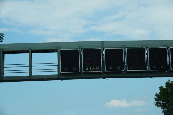 賓士EQS L3級自動駕駛,在高速只能以60公里速度行駛,太雞肋? 賓士EQS L3級自動駕駛,在高速只能以60公里速度行駛,太雞肋?