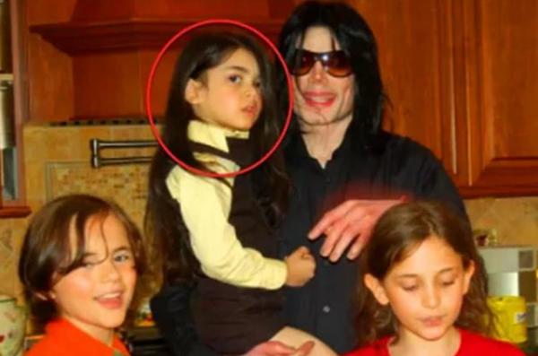 邁克爾傑克遜去世11年後:大兒子遺傳白癜風,女兒患抑鬱症 邁克爾傑克遜去世11年後:大兒子遺傳白癜風,女兒患抑鬱症