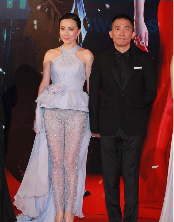 戴上億珠寶的劉嘉玲仍然美麗動人,有了珠寶年紀大也不是問題 戴上億珠寶的劉嘉玲仍然美麗動人,有了珠寶年紀大也不是問題