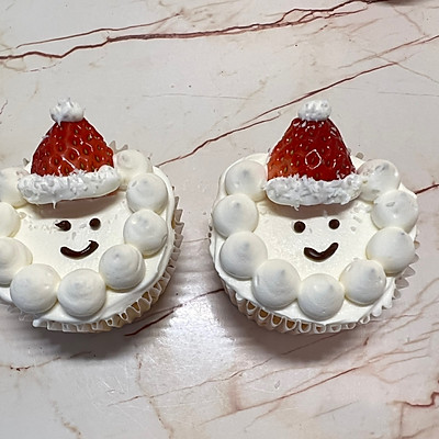 #金龍魚精英100%烘焙大師賽-愛好組-低筋#聖誕紙杯蛋糕