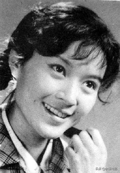 80年代當紅女星方舒，二婚嫁給小十歲屠洪剛，如今過得怎麼樣了？