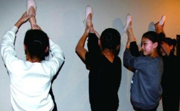 山東四胞胎&OpenCurlyDoubleQuote;冰清玉潔&rdquo;：12歲離家學藝，上同所大學還住一間宿舍