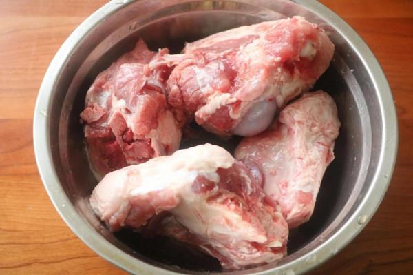 家庭版本的滷棒骨,每次滷一大鍋瞬間被搶光,解饞更過癮!香 家庭版本的滷棒骨,每次滷一大鍋瞬間被搶光,解饞更過癮!香