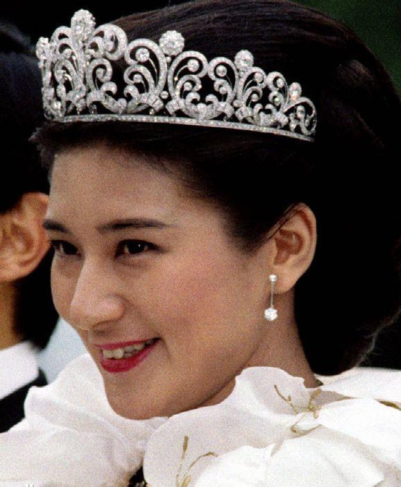 日本皇室獨特的傳承王冠,雅子紀子妯娌倆都戴過,只因後者有兒子 日本皇室獨特的傳承王冠,雅子紀子妯娌倆都戴過,只因後者有兒子