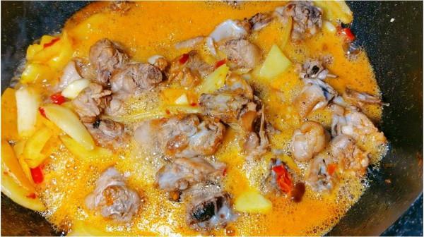 川菜的另一經典：子姜鴨，肉質軟嫩，麻辣適中，養生還養身