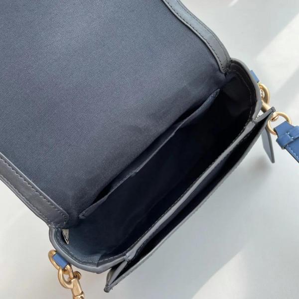 今夏大熱的馬鞍包型,百搭不重樣哦 今夏大熱的馬鞍包型,百搭不重樣哦