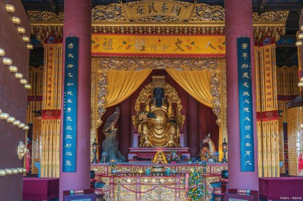 神秘莫測的秦始皇陵 神秘莫測的秦始皇陵