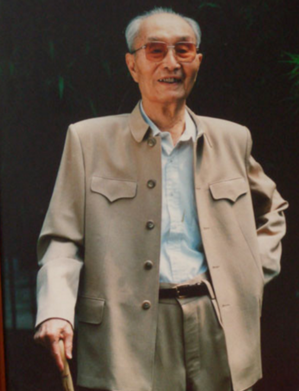 2003年張愛萍病逝，臨終前曾問妻子李又蘭：我死了，你怎麼辦？