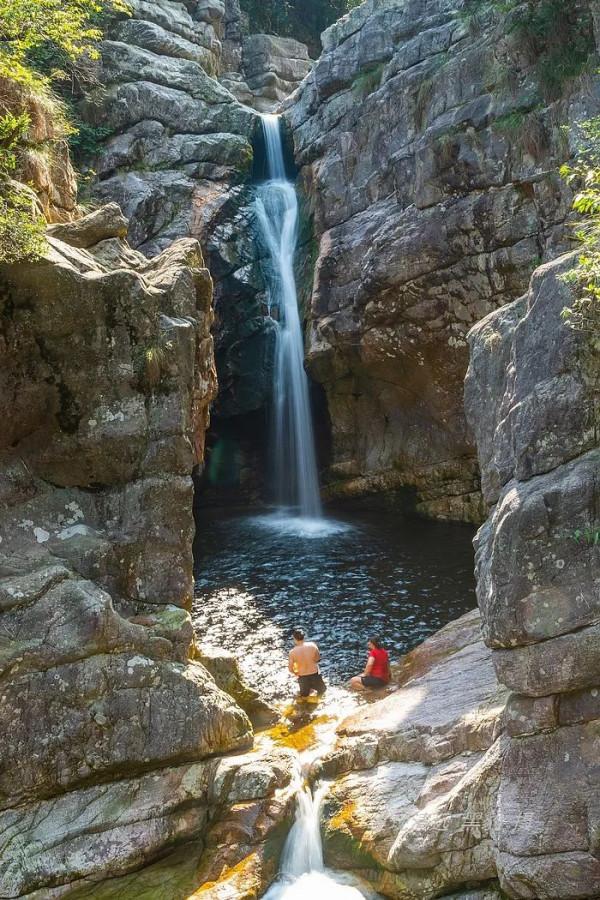 廣東最具魅力的四峰連穿徒步線路——“黃梅雪後”