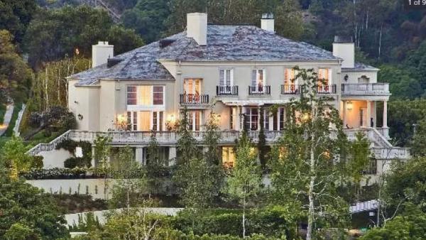 驚爆！埃隆馬斯克與溫哥華女友分手，交往3年兒子1歲，身家百億，一套房都不給