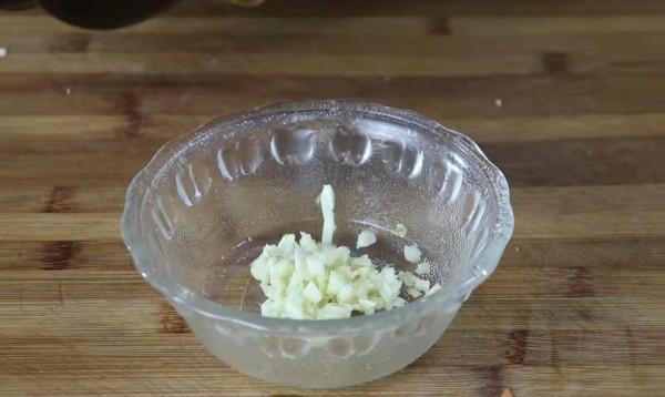 這才是萵筍最下飯的做法，不炒不煮，比肉還香，出鍋全家搶著吃