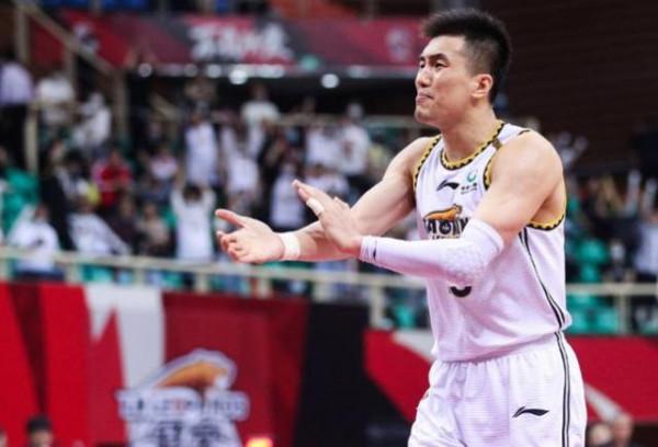 遼寧四喜臨門，鎖定雙外援增強實力，韓德君復甦內線有絕對優勢