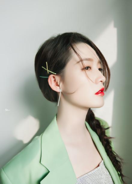 李沁的金句果然不讓人失望:不介意為愛等待,但要記得死心 李沁的金句果然不讓人失望:不介意為愛等待,但要記得死心