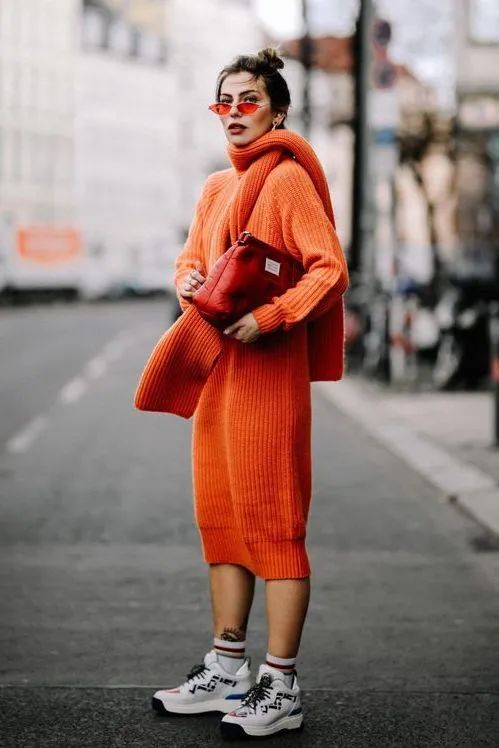 外套裡面別總穿衛衣了，今冬這樣穿最流行