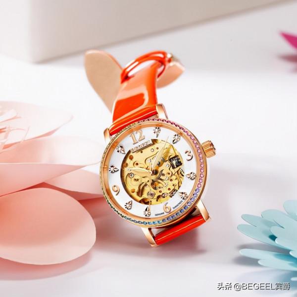 從晚禮服到腕錶，鏤空工藝到底能玩出多少種花樣？