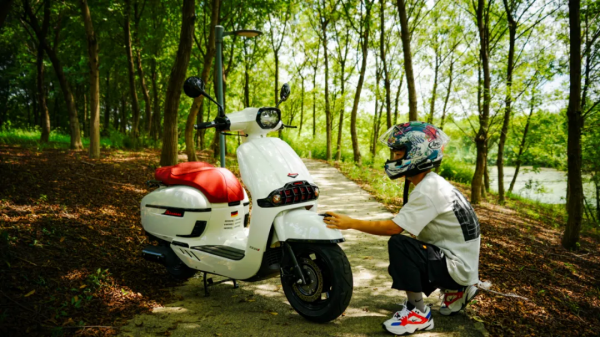 13980元，150復古踏板新格局 維多利亞 Sixties 150i靜態評測