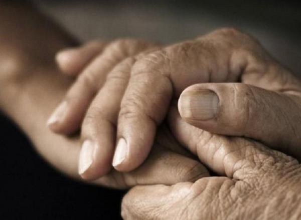 溥儀臨終時一直不願嚥氣，直到二弟來到床邊，他才慢慢閉上雙眼