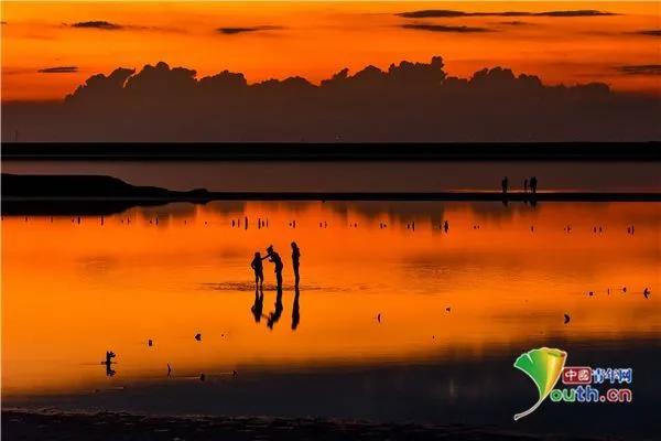 畫境烏克蘭，歷史亦悠遠。曾物阜民豐，惜故國不堪