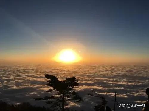 分享——峨眉山日出