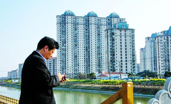 房價超兩萬，回不去的縣城，年輕人怎麼異地置業？