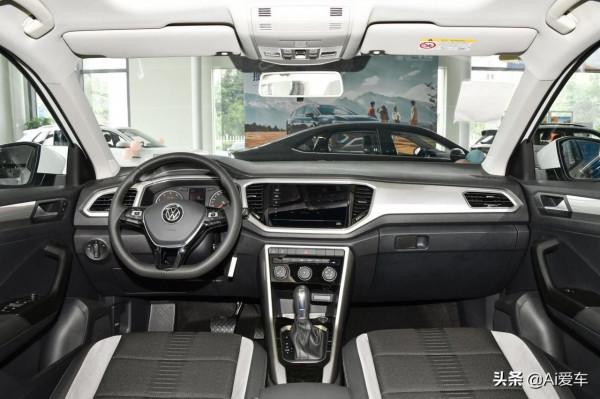 便宜好停車,自動擋合資靈巧SUV,油耗不到6L,實拍大眾T-ROC探歌 便宜好停車,自動擋合資靈巧SUV,油耗不到6L,實拍大眾T-ROC探歌