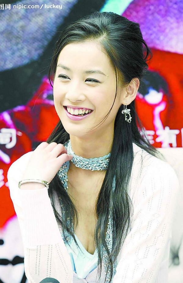 黃聖依美照一冊,欣賞 黃聖依美照一冊,欣賞