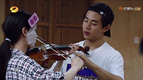 愛哭鬼趙麗穎 最強吐槽韓佩泉，綜藝惡意建議對明星的傷害有多大？