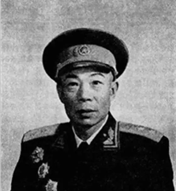 1949年,一副司令街頭遇見乞丐母親,為何不敢相認?原因讓人淚目 1949年,一副司令街頭遇見乞丐母親,為何不敢相認?原因讓人淚目