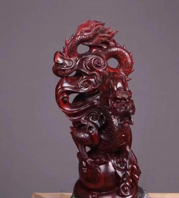 心有云澤，方雕龍行於野！這木雕，好美啊