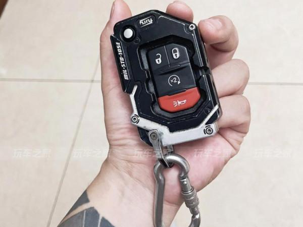 沒有升高的Jeep怎麼改 看重慶車友的牧馬人撒哈拉改裝案例