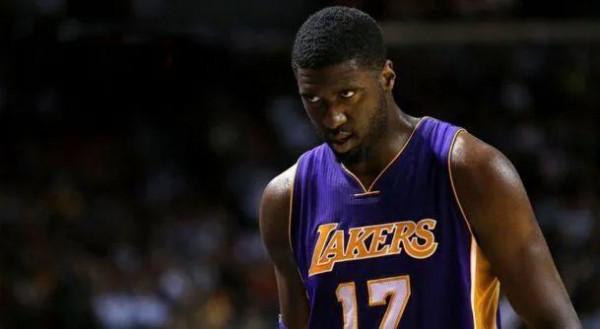 東決連年阻擊詹姆斯，曾經的“黑姚明”希伯特去哪了？