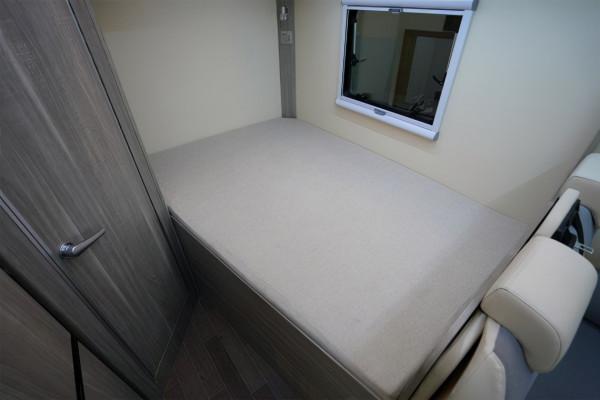 支援個性化定製，室內空間高，價效比高，愛旅途V90C型房車